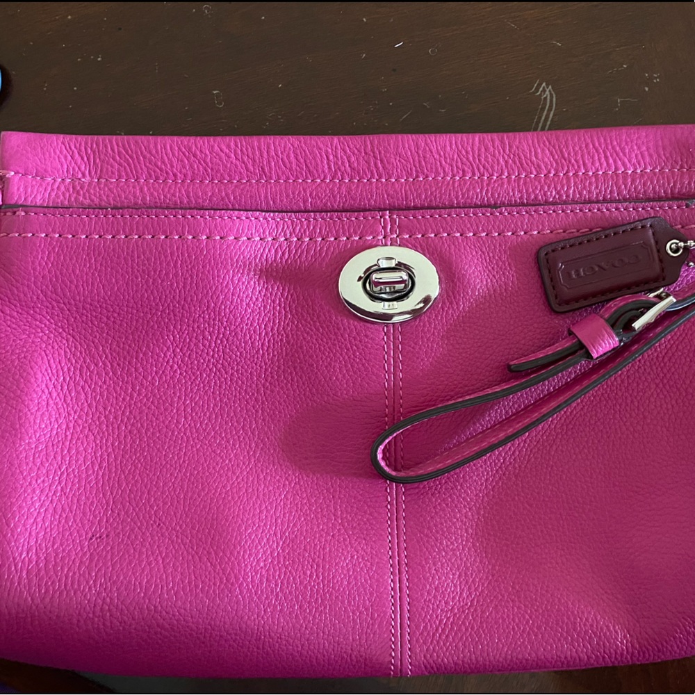 Coach pink leather clutch/wristlet - Picture 2 of 6